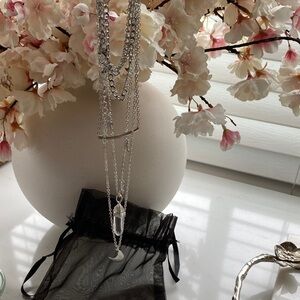 FUN multi-Layered Crystal moon and Stars necklace.
NWT silver plated.☀️🌟⭐️⭐️💫